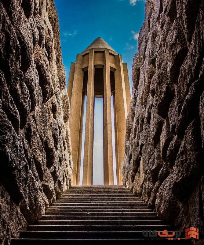 آرامگاه بوعلی‌سینا