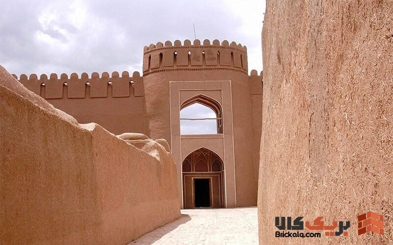 قلعه راین: شاهکاری از معماری و فرم‌های تاریخی در دل کویر