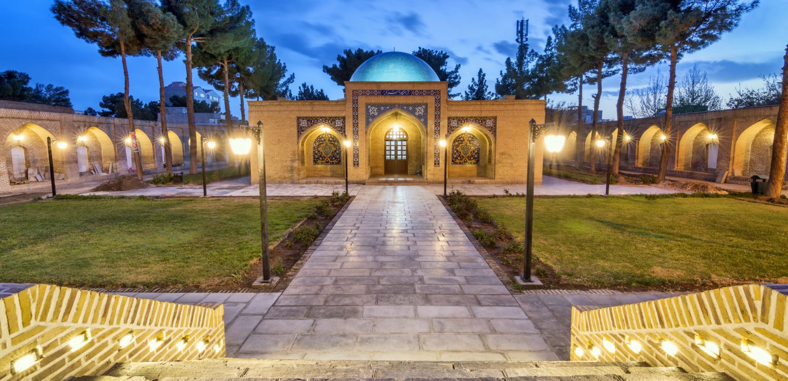خرید آجر نسوز در خراسان رضوی | انتخاب هوشمند برای معماری ماندگار در اقلیم شرق ایران