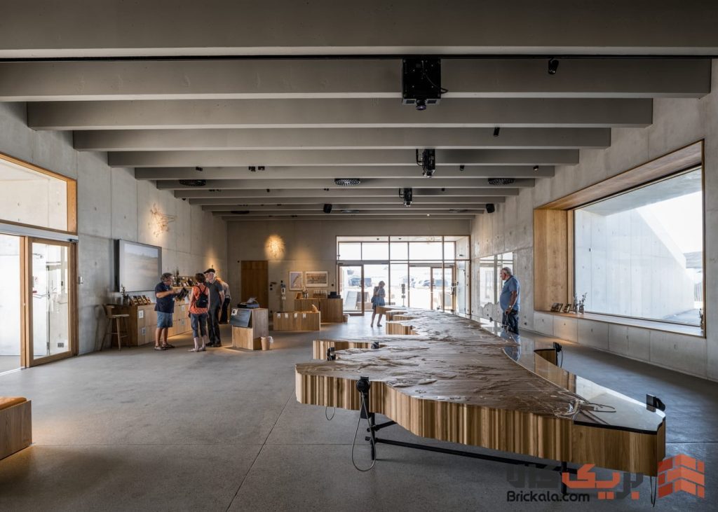مرکز بازدیدکنندگان پارک ملی تای / LOOP Architects