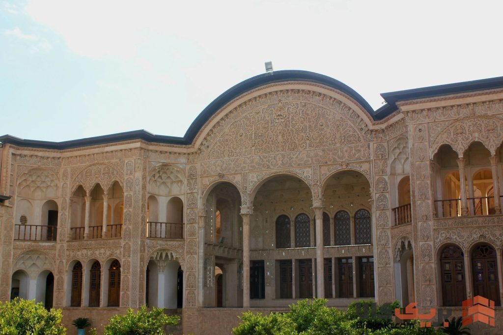 تکنیک‌ها و روش‌های اجرای نمای ساختمان با معماری سنتی اسلامی