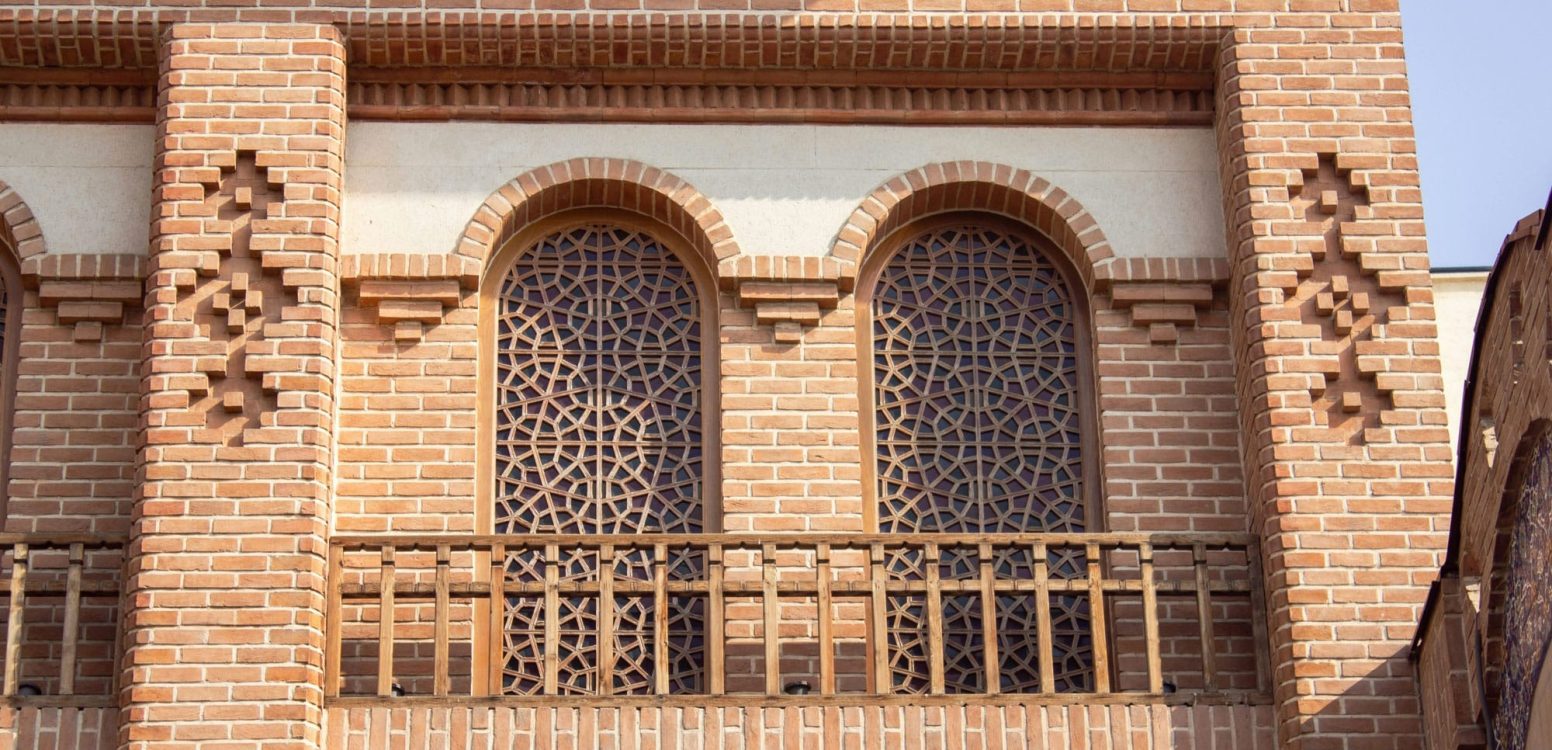 نمای ساختمان با آجر دکوراتیو