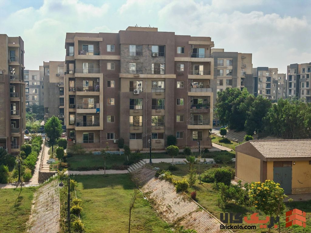 نمای ساختمان آپارتمان زیبا؛ مقدمهای بر زیبایی شهری - pexels mahmoud zakariya 2154822140 34450817 نمای ساختمان آپارتمان زیبا در مناطق مختلف آبوهوایی ایران
