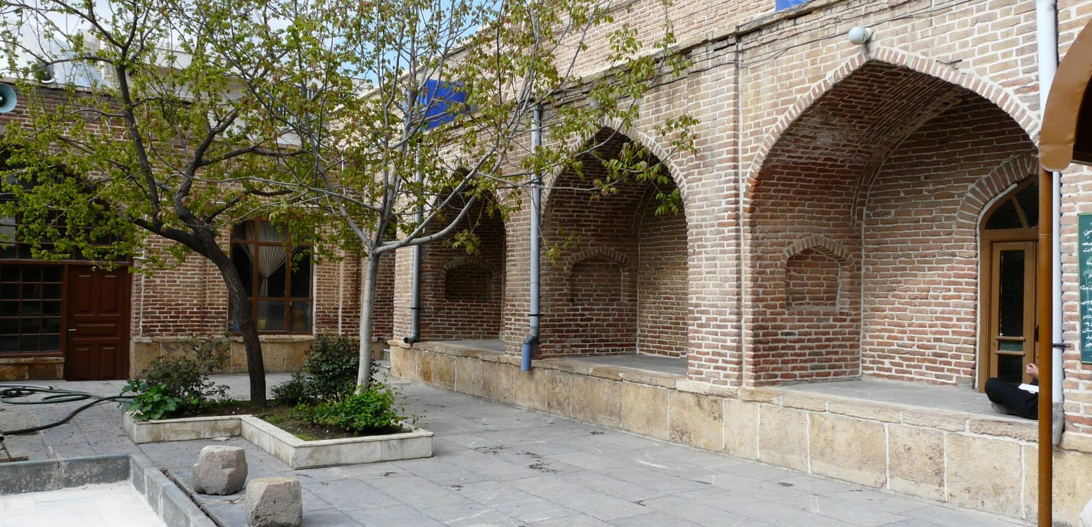 خرید آجر آذرخش در مهاباد | نمایی ماندگار برای معماری کوهستانی کردستان