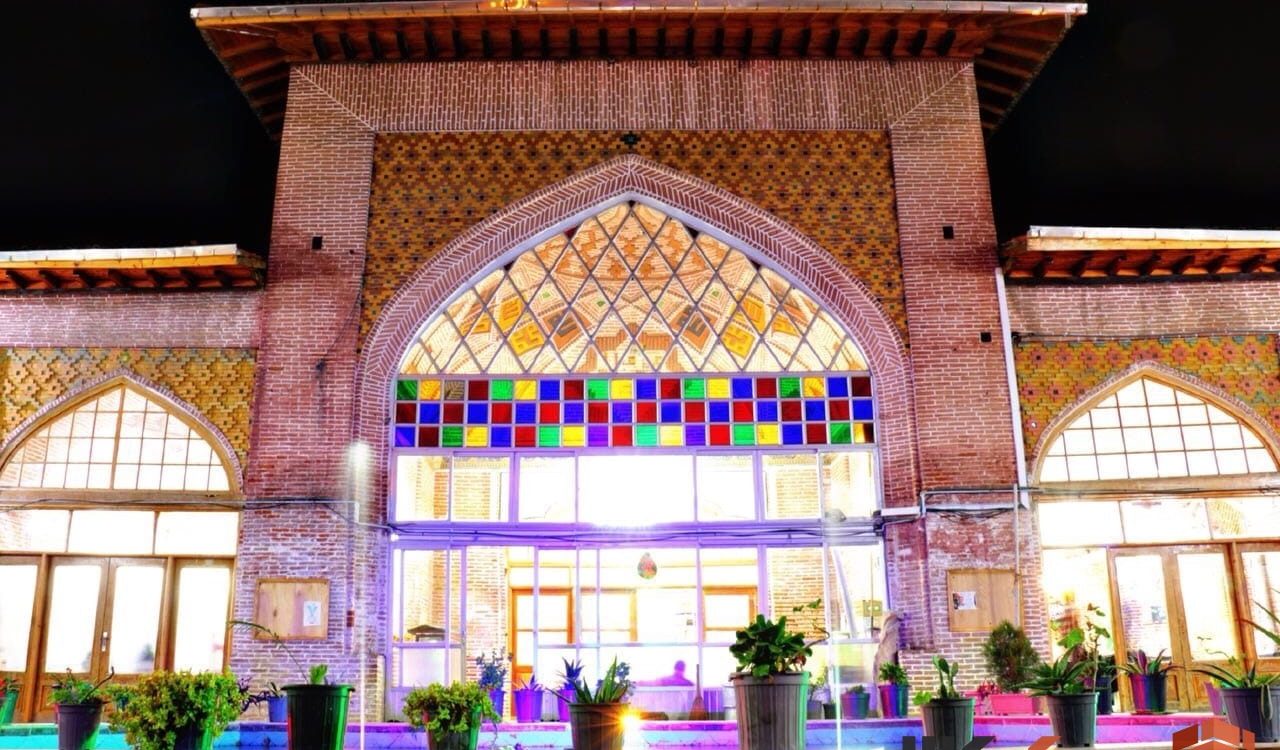 راهنمای خرید آجر آذرخش در بابل | انتخابی مقاوم و زیبا برای معماری شمالی