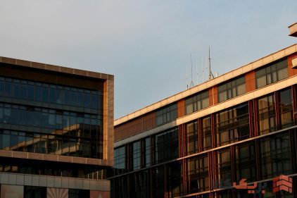 نمای ساختمان با عایق صوتی؛ راهنمای کامل برای انتخاب بهترین نما با بیشترین عایق صوتی