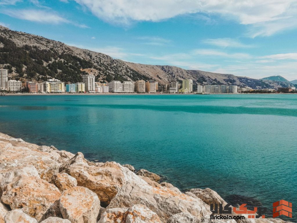 مقایسه نمای ساختمان در کنار دریا با سایر مناطق