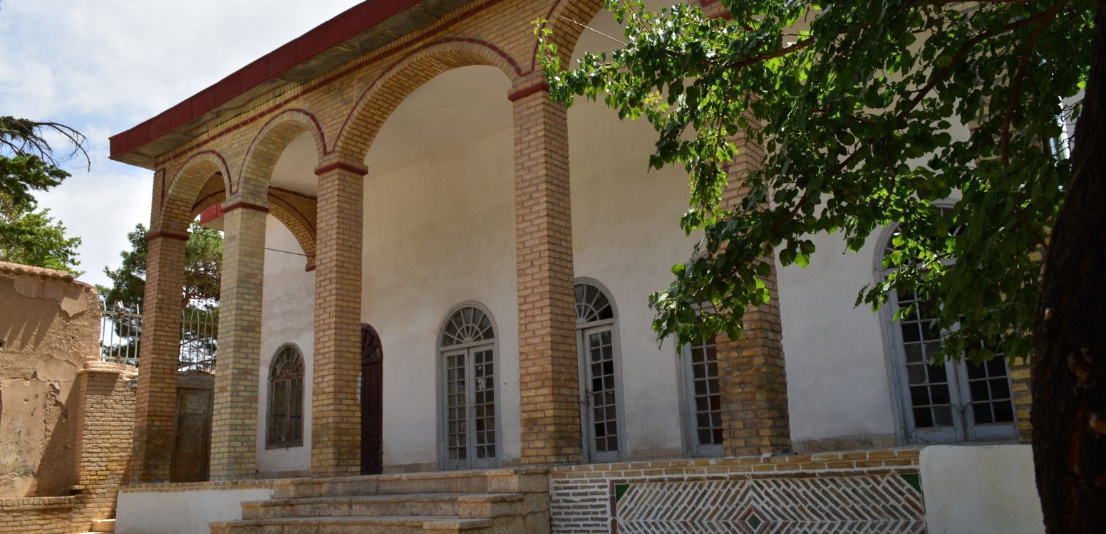 راهنمای خرید آجر آذرخش در شاهرود | انتخابی مقاوم برای اقلیم خاص و سبک معماری کویری–کوهستانی