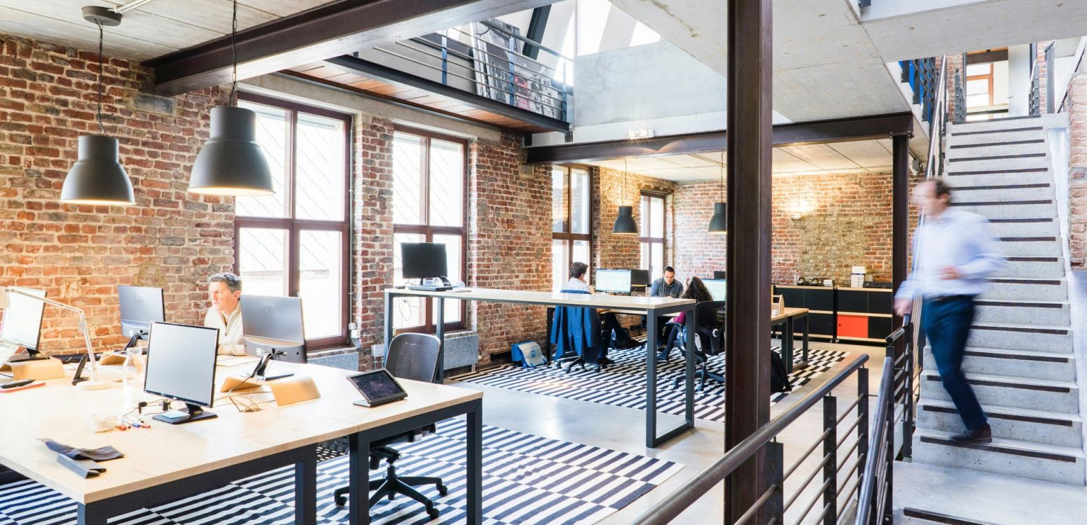مقاومت آجر: بررسی کامل عوامل مؤثر و نقش آجرهای آذرخش در افزایش دوام سازه‌ها