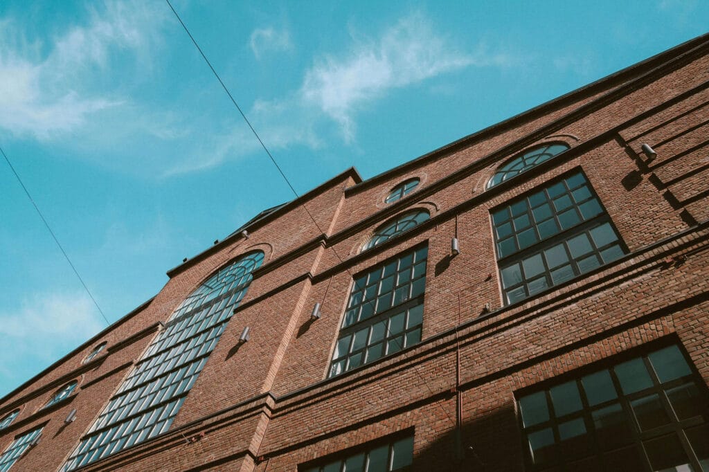 انواع آجر نسوز نما: راهنمای جامع انتخاب بهترین آجر نما برای ساختمانهای مدرن - pexels andreea ch 371539 1371636 معیارهای انتخاب آجر نسوز نما