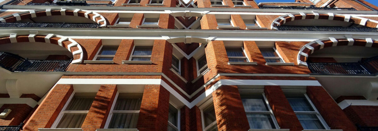 انواع آجر نسوز نما: راهنمای جامع انتخاب بهترین آجر نما برای ساختمان‌های مدرن