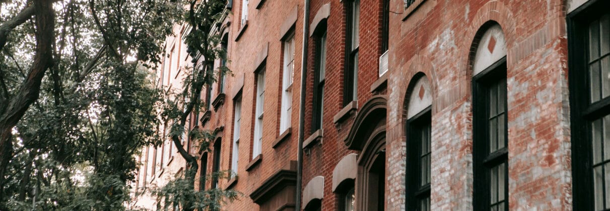 علت شوره زدن آجر نما و روش‌های قطعی جلوگیری از آن