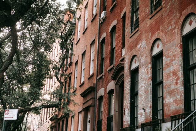 علت شوره زدن آجر نما و روش‌های قطعی جلوگیری از آن