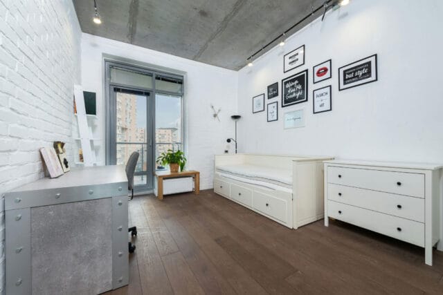 معایب آجر سفید؛ اشتباهاتی که ممکن است ظاهر نمای ساختمان شما را خراب کند! - pexels heyho 8089272 معایب آجر سفید؛ اشتباهاتی که ممکن است ظاهر نمای ساختمان شما را خراب کند!