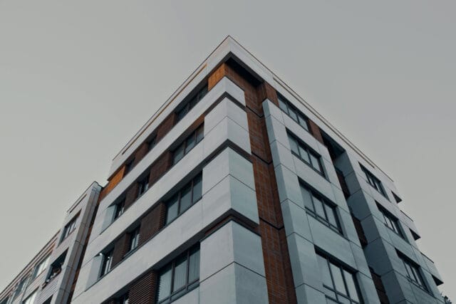معماری ایرانی مدرن؛ پیوند شگفتانگیز سنت و مدرنیته در طراحی امروز ایران - pexels mahdibafande 13339793 معماری ایرانی مدرن؛ پیوند شگفتانگیز سنت و مدرنیته در طراحی امروز ایران