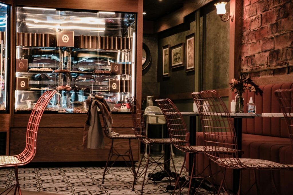 نقش جزئیات کوچک در دکور کافه