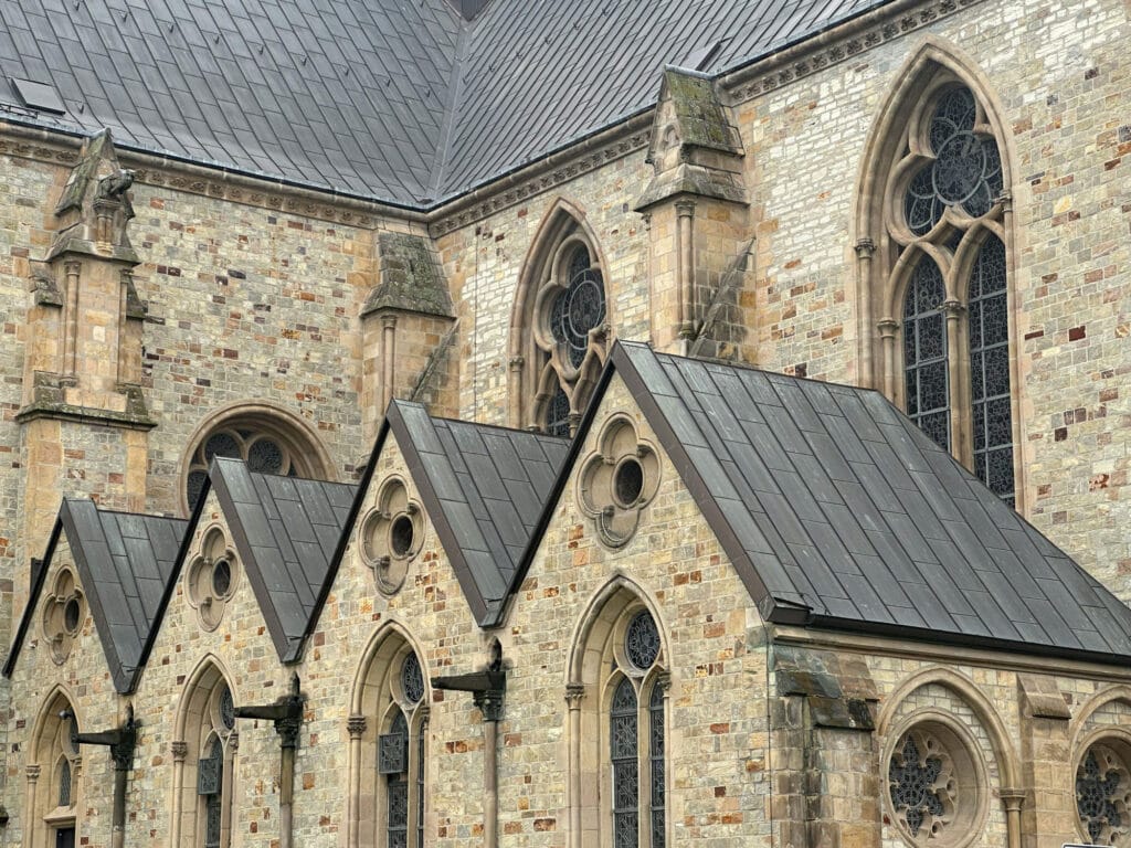 آجر نسوز در برابر سنگ از دیدگاه زیست‌محیطی