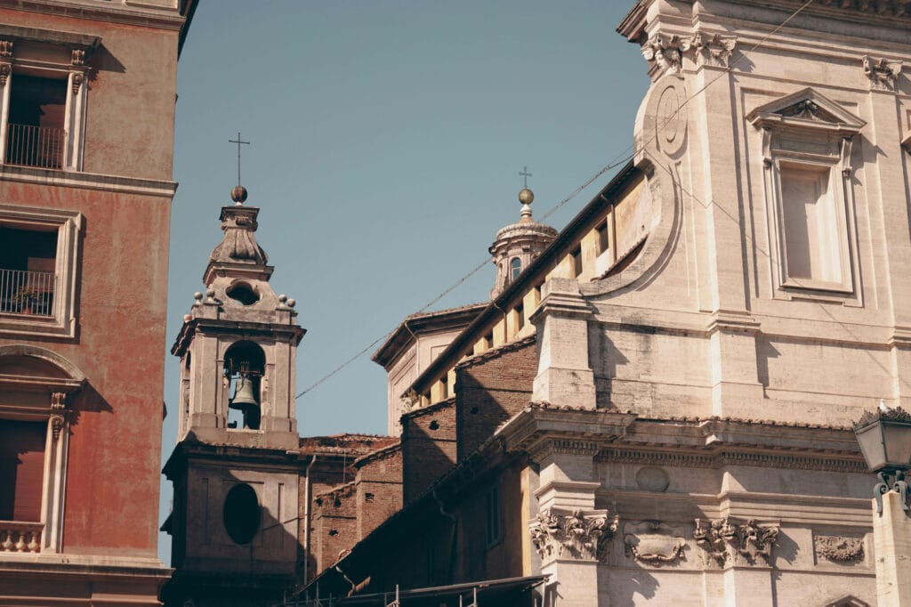 اشتباهات رایج در طراحی و اجرای نمای رومی