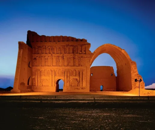 طاق کسری: شاهکاری که رازهای معماری ایرانی را فاش می‌کند