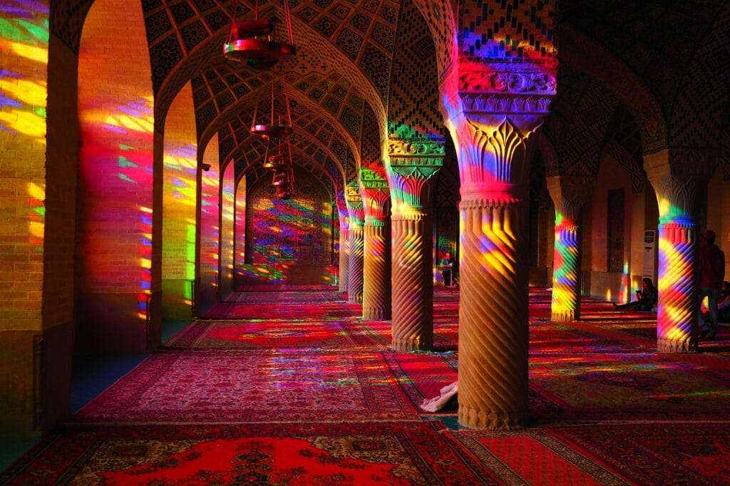 خرید آجر نسوز در شیراز | انتخاب هوشمندانه برای نمایی مقاوم در اقلیم گرم جنوب