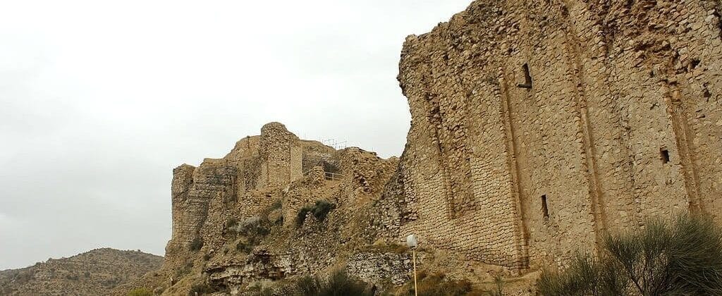 قلعه دختر: شاهکاری از معماری ساسانی در قلب ایران