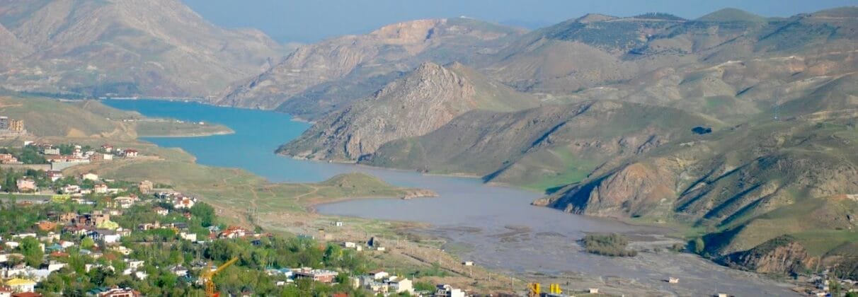 خرید آجر نسوز در لواسان | بهترین انتخاب برای نمای ساختمان در اقلیم کوهستانی شمال تهران