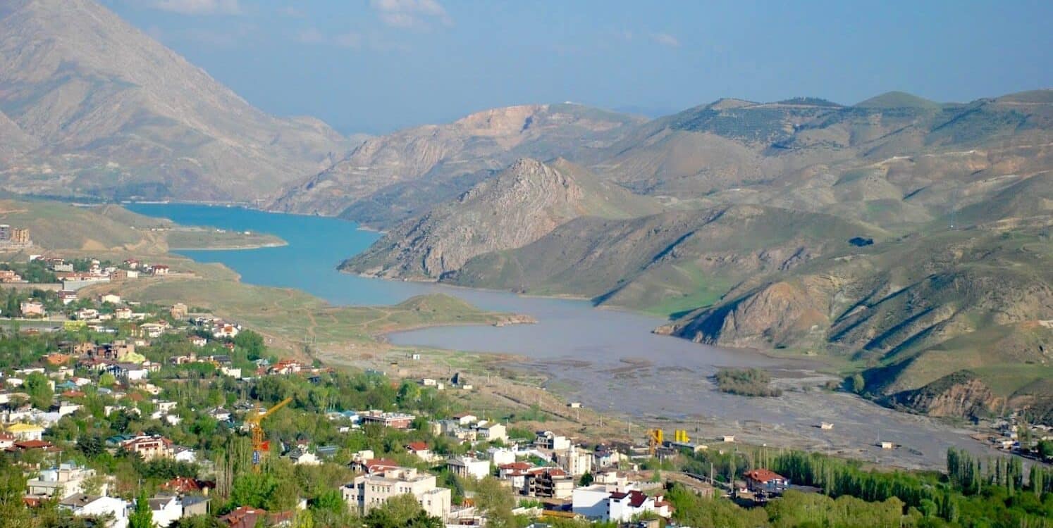 خرید آجر نسوز در لواسان | بهترین انتخاب برای نمای ساختمان در اقلیم کوهستانی شمال تهران