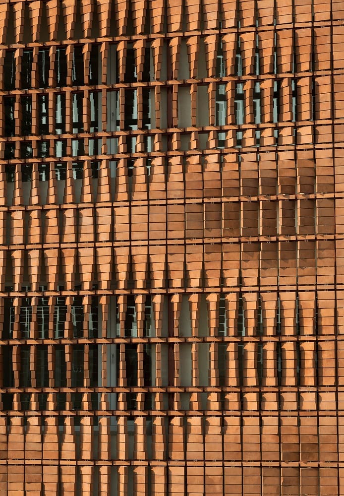 ساختمان آجرپوش: تلفیقی خلاقانه از سنت و مدرنیته در معماری تهران - 0 13 ساختمان آجرپوش