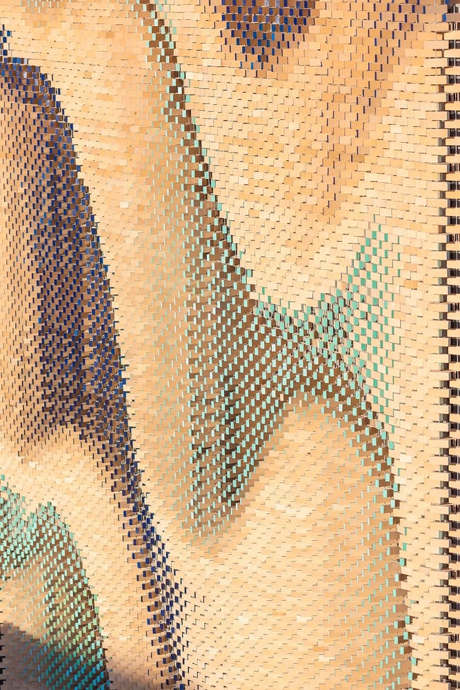 سرای آجر گردان: شاهکاری از معماری پارامتریک در قلب اراک - 10 1 سرای آجر گردان