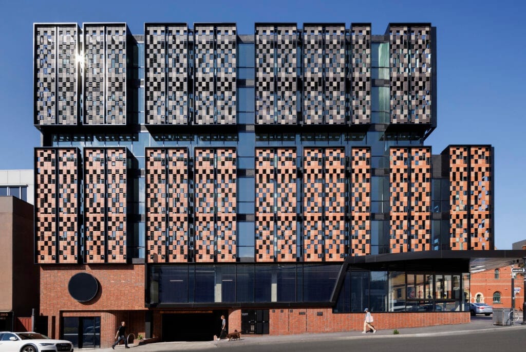 نمونه ترکیب آجر با مصالح دیگر