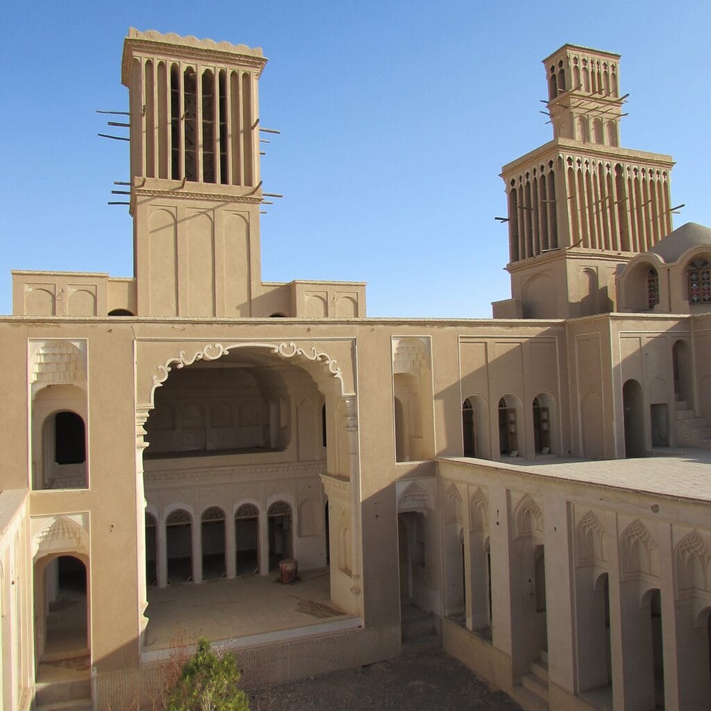 چگونه ایرانیان قدیم با معماری، تابستان‌ها را خنک و زمستان‌ها را گرم سپری می‌کردند؟