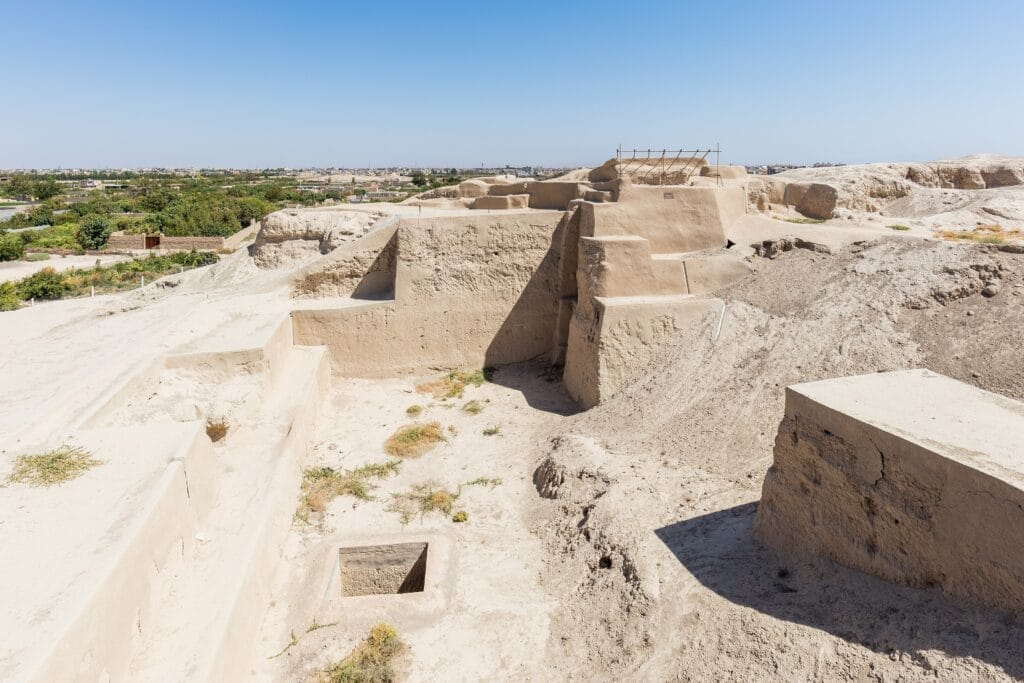 تپه سیلک: رازهای معماری کهن ایران در دل کاشان