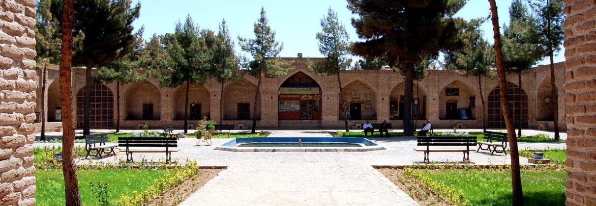 خرید آجر نسوز در نیشابور | انتخاب هوشمندانه برای نمای اصیل در اقلیم خاص خراسان