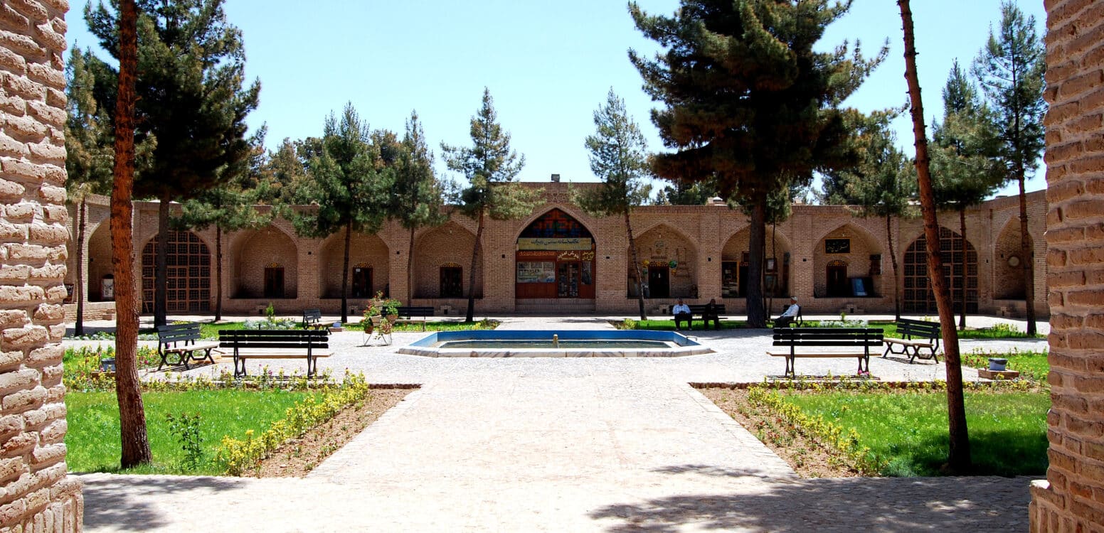 خرید آجر نسوز در نیشابور | انتخاب هوشمندانه برای نمای اصیل در اقلیم خاص خراسان