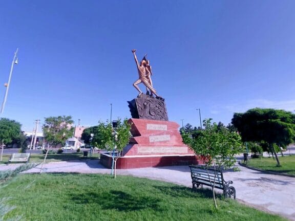 خرید آجر نما در دلیجان: راهنمای جامع انتخاب بهترین نما برای اقلیم و معماری محلی - Basij Meidan Delijan city خرید آجر نما در دلیجان: راهنمای جامع انتخاب بهترین نما برای اقلیم و معماری محلی