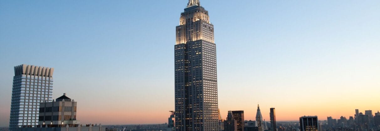 امپایر استیت: داستان بلندپروازی در آسمان نیویورک