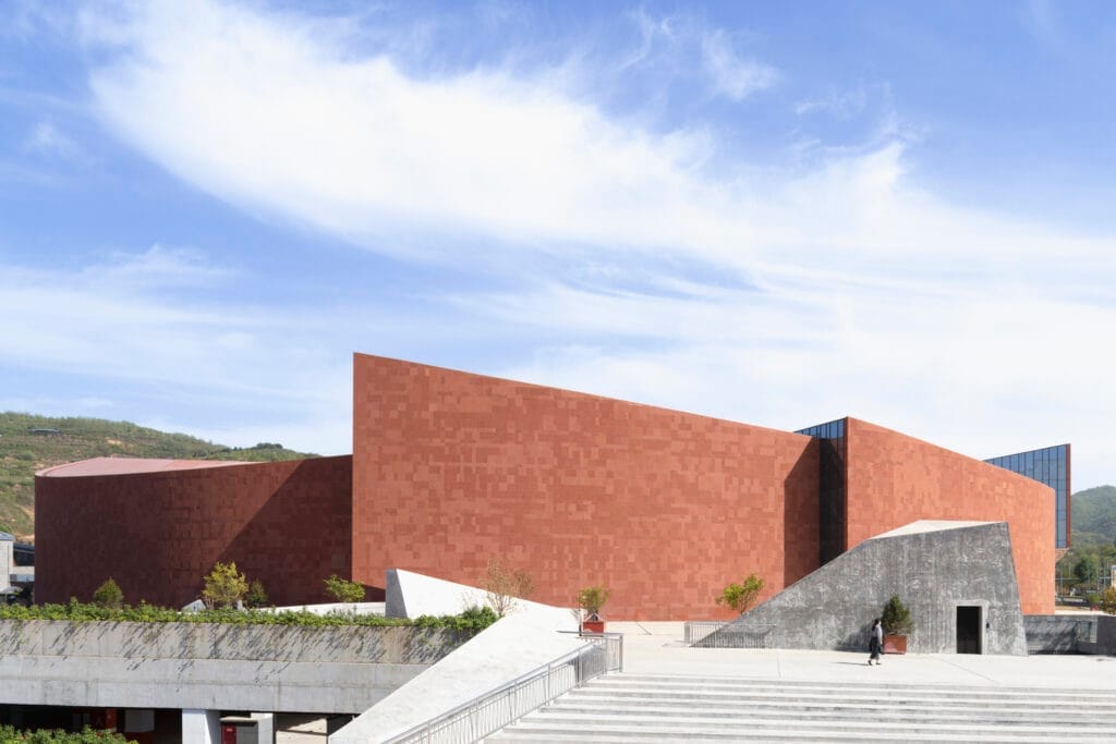 مرکز بازدیدکنندگان کوه مایجی