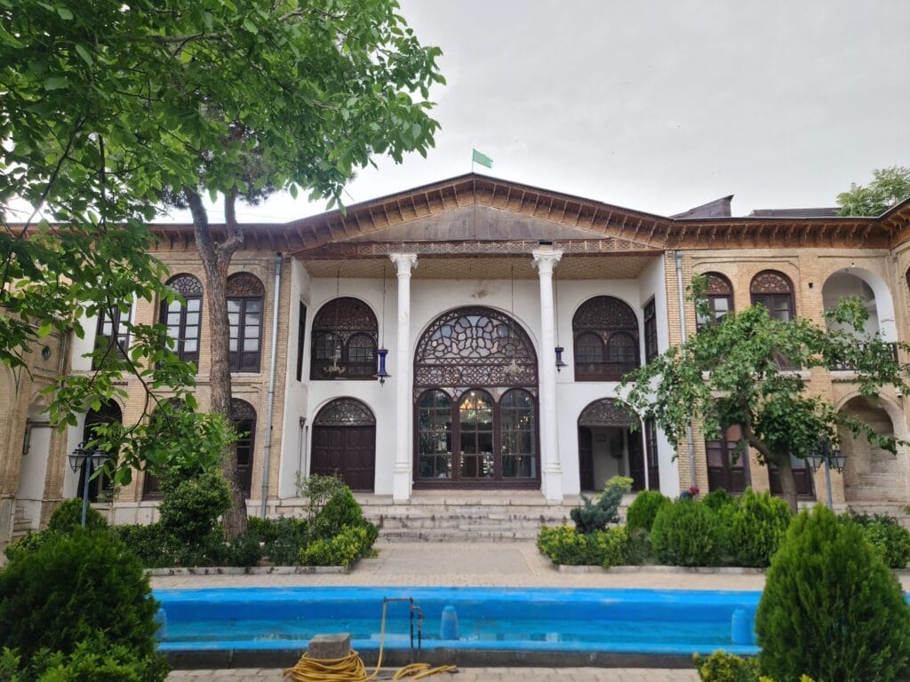 خرید آجر نسوز در کرمانشاه | انتخابی هوشمندانه برای نمایی مقاوم در اقلیم غرب کشور