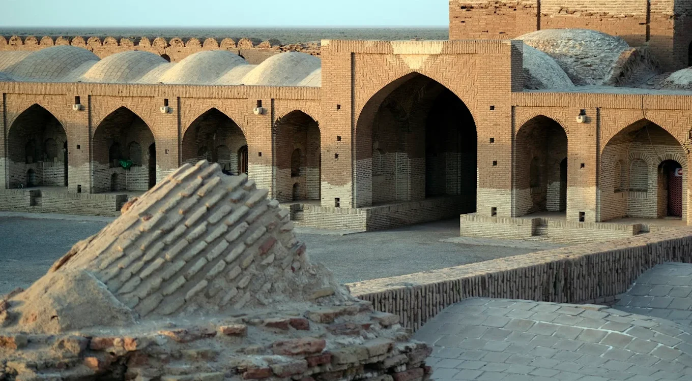 سفر به دل تاریخ: کاروانسرای دیر گچین