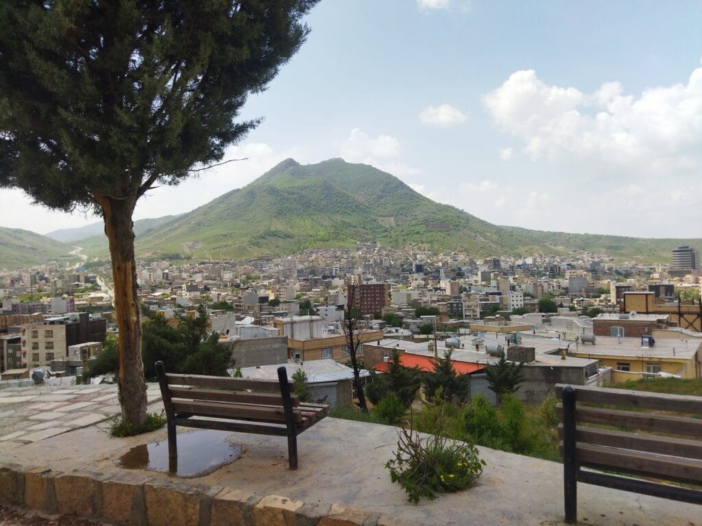 خرید آجر نسوز در بانه | انتخابی مقاوم و زیبا برای نمای خانه‌های کوهستانی