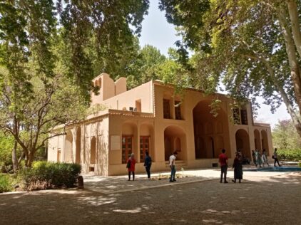 خرید آجر نسوز در مهریز | انتخابی هوشمندانه برای نمای بادوام در اقلیم کویری
