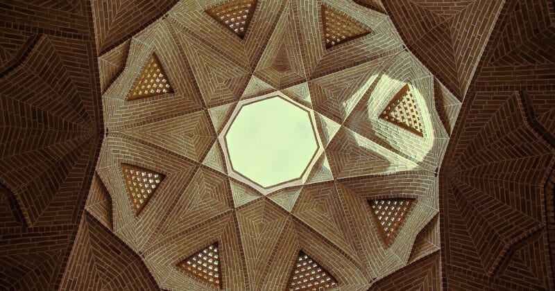 خرید آجر نما در میبد؛ انتخابی هوشمند برای معماری اصیل کویر