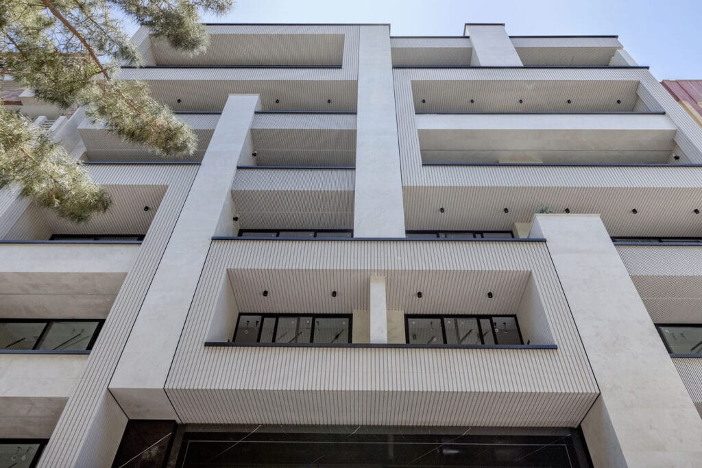 نمای ساختمان آجری | طراحی، مزایا، معایب و ایدههای مدرن - 095A4337 copy نمای ساختمان آجری در معماری ایرانی