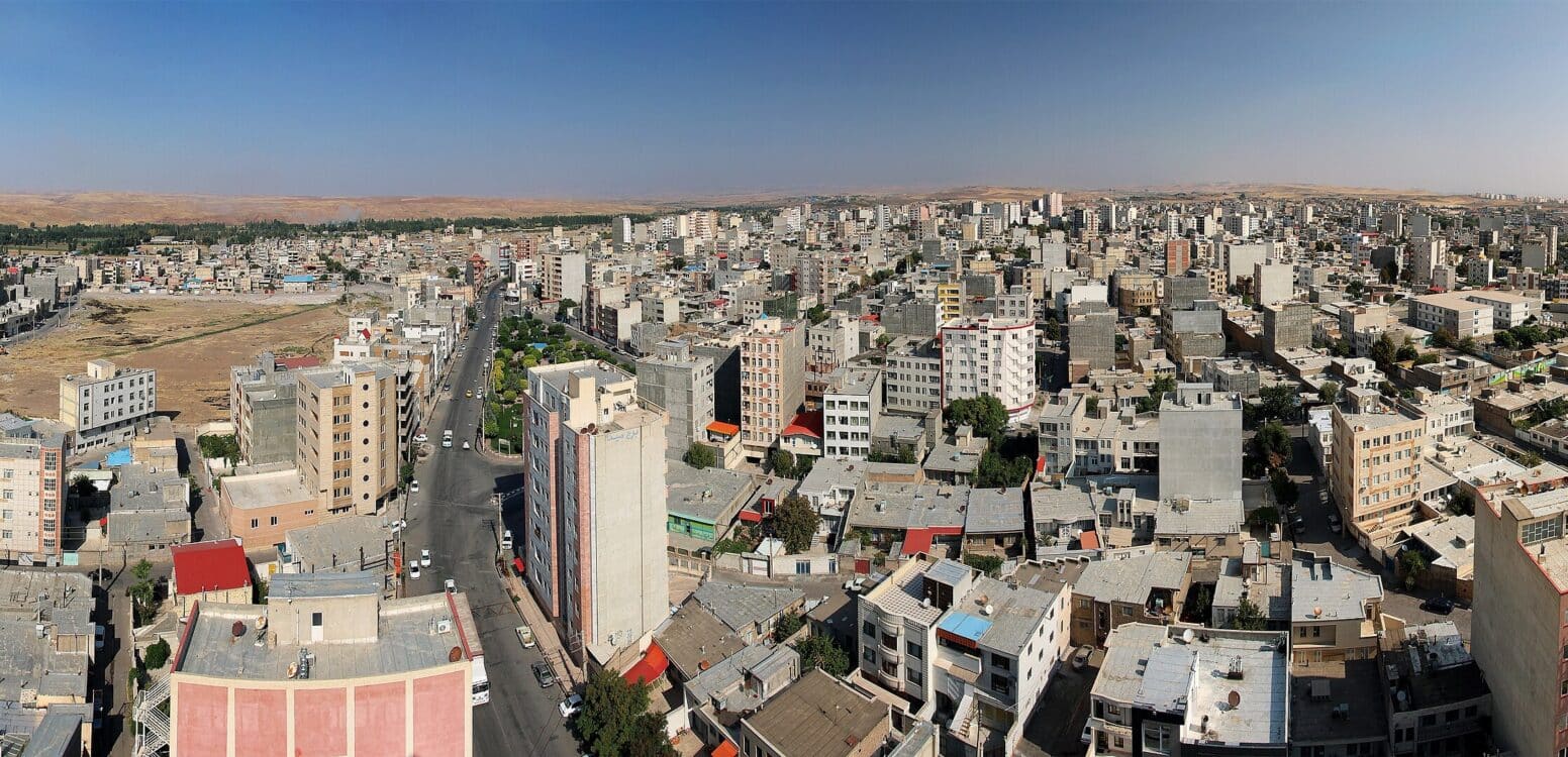 خرید آجر نما در میانه؛ انتخابی هوشمند برای معماری ماندگار