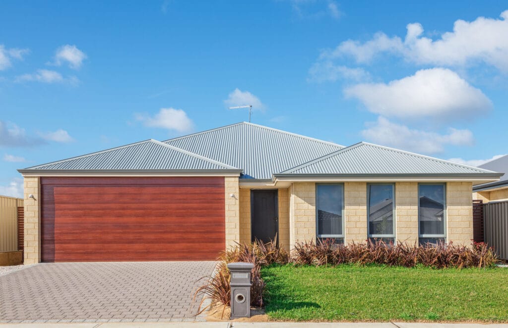 همهچیز درباره نمای ساختمان مدرن رنگی؛ راهنمای کامل - AdobeStock 165509556 اصول انتخاب رنگ در نمای ساختمان مدرن رنگی