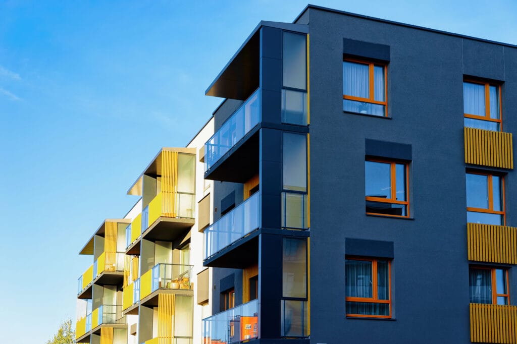 همهچیز درباره نمای ساختمان با بتن رنگی که باید قبل از شروع پروژه بدانید - AdobeStock 254798277 انواع روشهای رنگآمیزی بتن