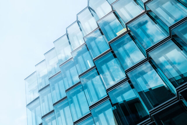 اصول طراحی نمای شیشهای و فریملس: راهنمای جامع برای معماران و سازندگان - AdobeStock 268916410 اصول طراحی نمای شیشهای و فریملس: راهنمای جامع برای معماران و سازندگان