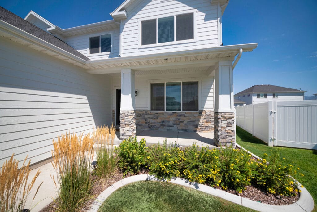 انواع نمای ساختمان ویلایی: راهنمای جامع برای انتخاب بهترین نما - AdobeStock 454833885 نقش رنگ در انواع نمای ساختمان ویلایی