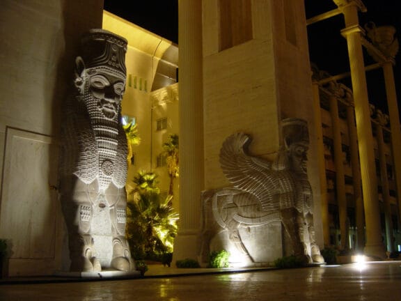خرید آجر نما در کیش؛ انتخابی هوشمند برای معماری در اقلیم خاص جنوب - DariushDarius Grand Hotel panoramio خرید آجر نما در کیش؛ انتخابی هوشمند برای معماری در اقلیم خاص جنوب