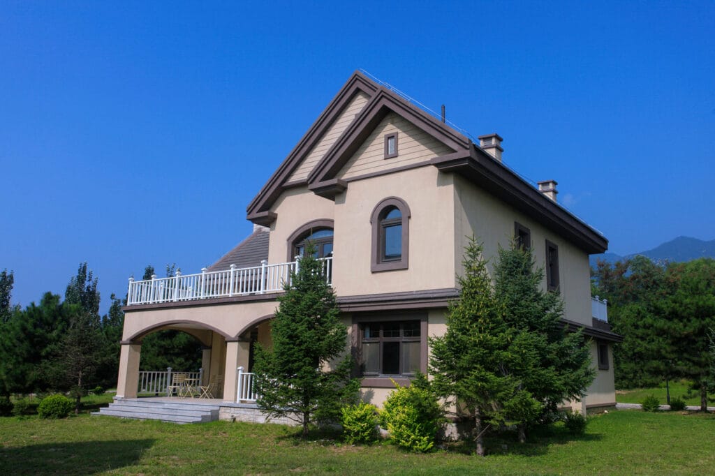 نمای ساختمان کلاسیک؛ ترکیب هنر و اصالت در معماری امروز - hoylee song 7X5XwKNH sg unsplash نقش رنگ در نمای ساختمان کلاسیک